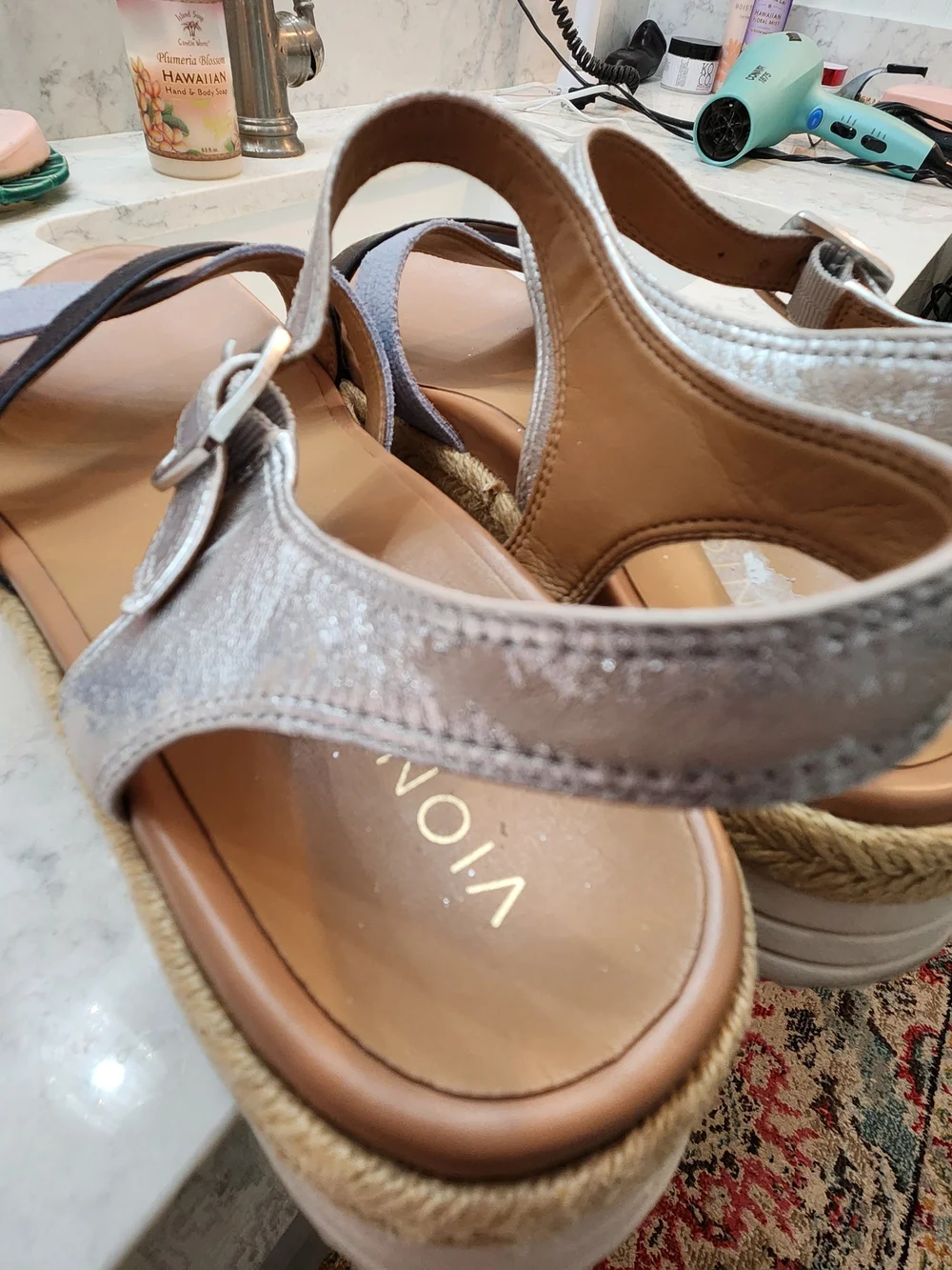 Vionic stylish wedge